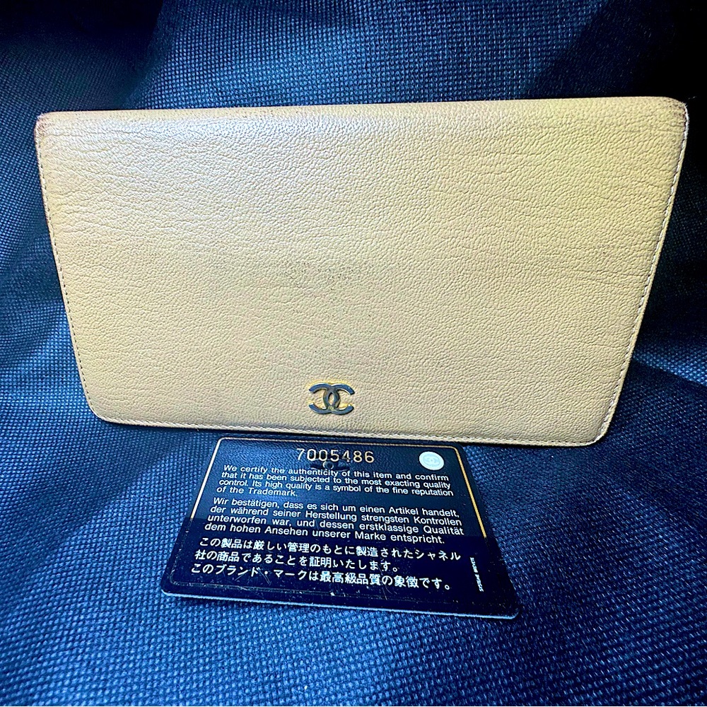Chanel Long Wallet Beige Caviar Gold Hardware 7-Series Card & Hologram-Vintage! - Picture 2 of 15